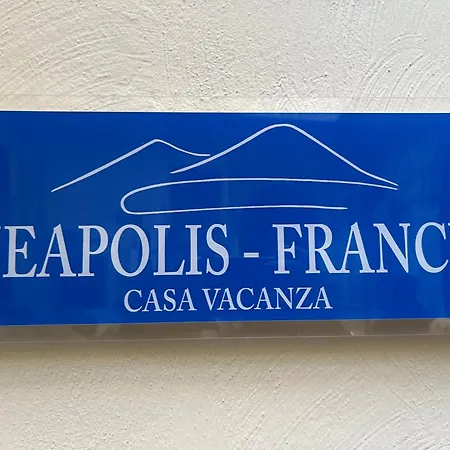 Neapolis Francy Marechiaro בית הארחה