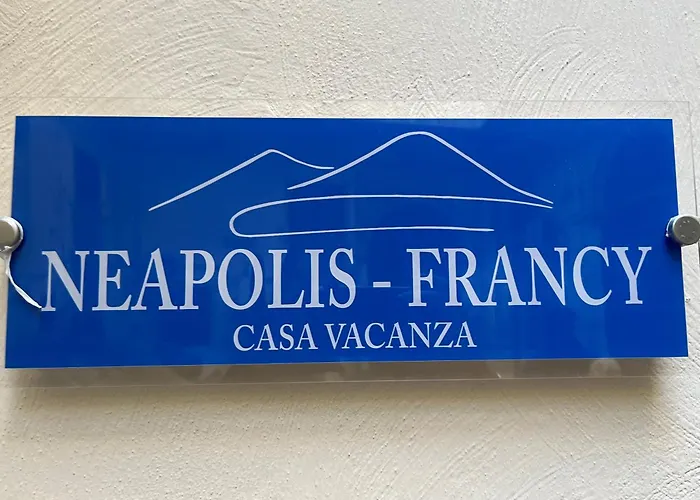Neapolis Francy Marechiaro בית הארחה
